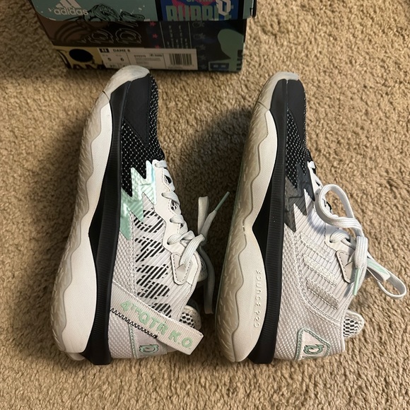 Adidas Dame 8 2022 dash gray women’s 6 - Picture 9 of 10